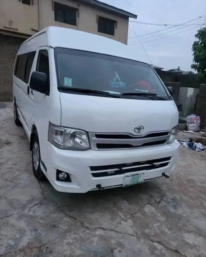 Toyota Hiace Bus for rental