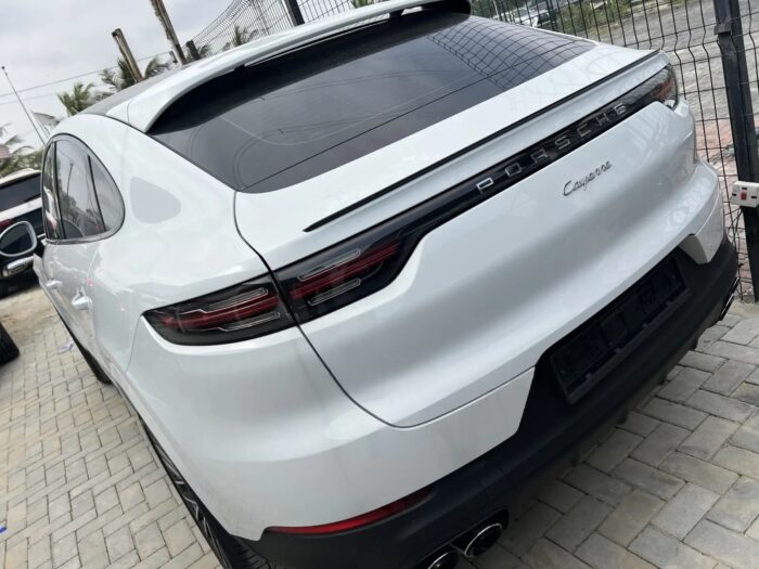Porsche Cayenne Rental