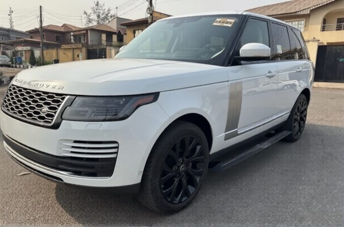 Executive Range Rover Autobiography Hire by Elorents
