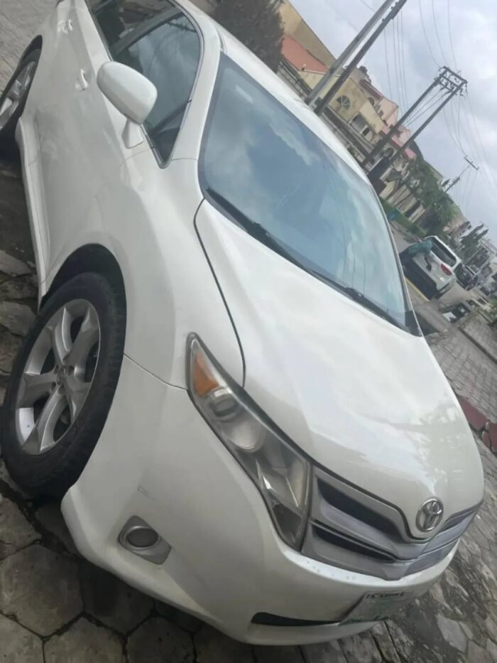 Toyota Venza for Hire