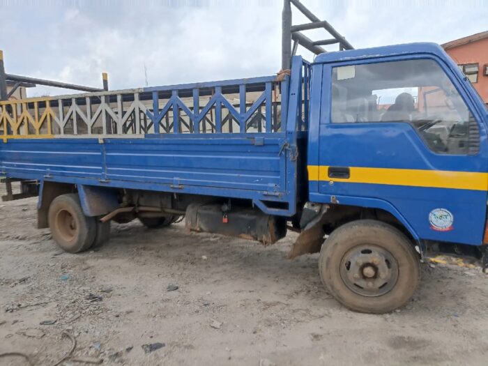 Open Body Truck Van for Hire